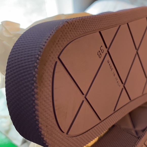 Worn once Bottega Veneta Lavender Slides SZ 38 - Picture 5 of 7
